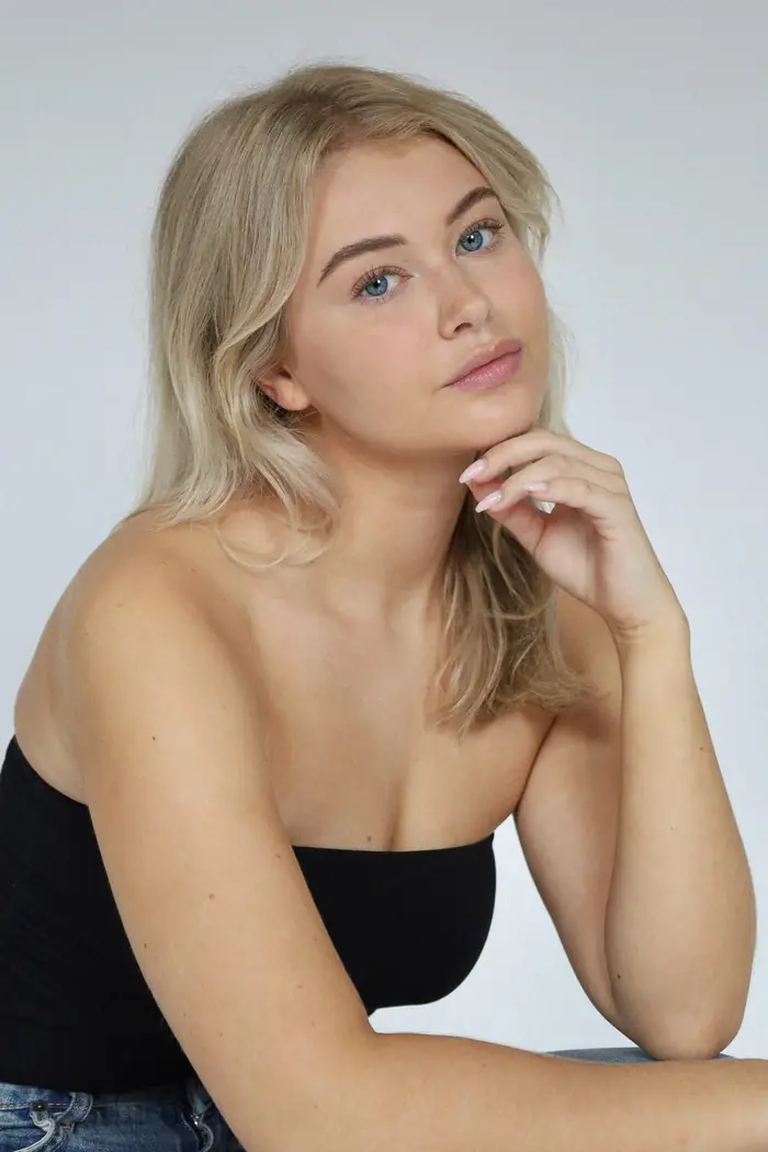 Anouk, photographed for Deely Creators