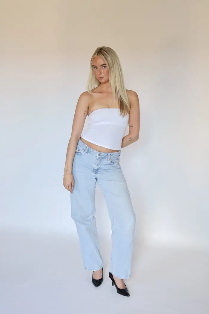 Esmay, studio photograph for Deely Creators